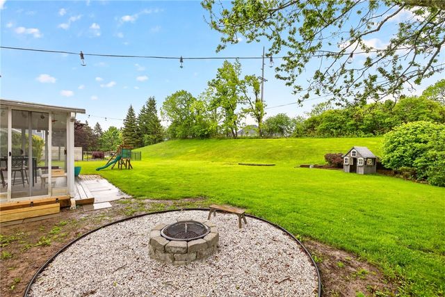 776 Lauren Court, Webster, NY 14580