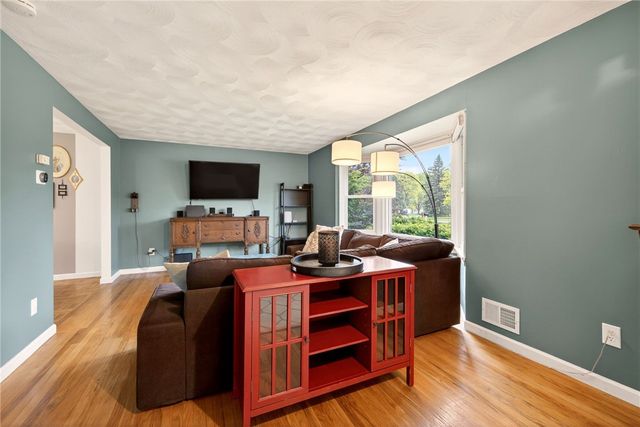 776 Lauren Court, Webster, NY 14580