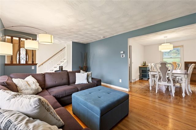 776 Lauren Court, Webster, NY 14580