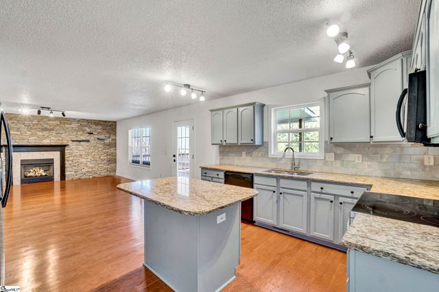 334 Cane Pole Walk, Inman, SC 29349