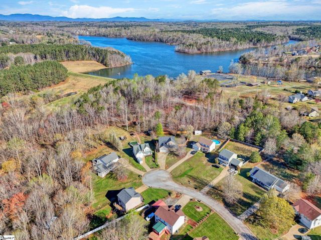 334 Cane Pole Walk, Inman, SC 29349