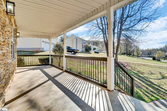 334 Cane Pole Walk, Inman, SC 29349