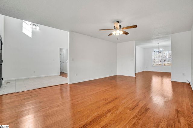 334 Cane Pole Walk, Inman, SC 29349