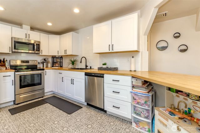 306 SW 1st Street, South Prairie, WA 98385