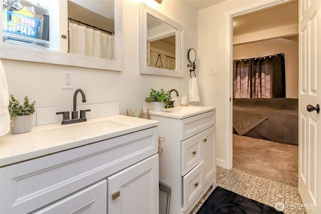 306 SW 1st Street, South Prairie, WA 98385