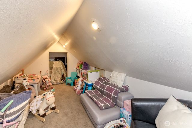 306 SW 1st Street, South Prairie, WA 98385
