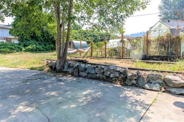 306 SW 1st Street, South Prairie, WA 98385