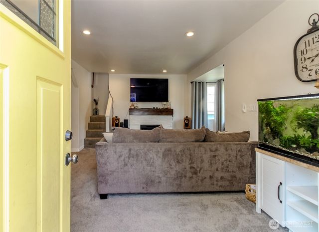 306 SW 1st Street, South Prairie, WA 98385
