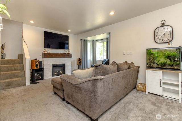 306 SW 1st Street, South Prairie, WA 98385