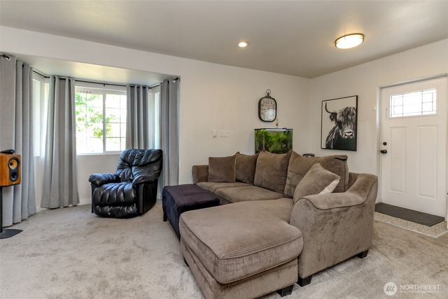 306 SW 1st Street, South Prairie, WA 98385