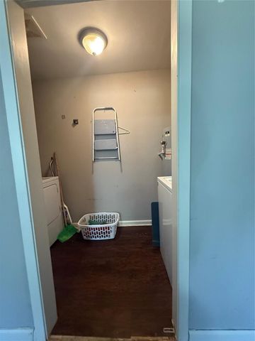 725 Kyle Street, Angleton, TX 77515