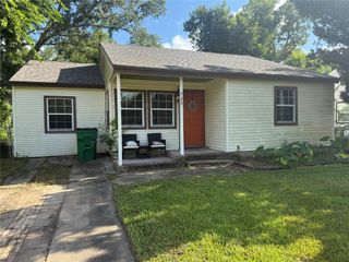725 Kyle Street, Angleton, TX 77515