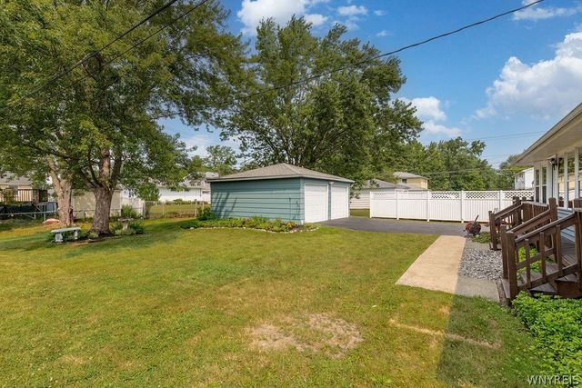 92 French Lea Road, West Seneca, NY 14224