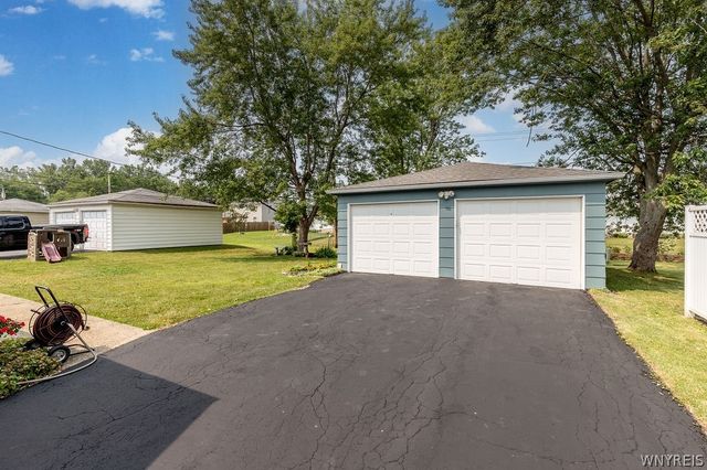 92 French Lea Road, West Seneca, NY 14224