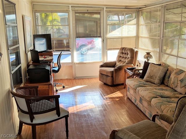 47 Poinsettia DR, Fort Myers, FL 33905