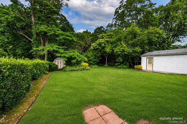 1614 N Gardiner Drive, Bay Shore, NY 11706