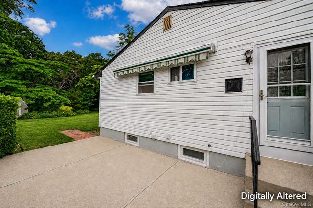 1614 N Gardiner Drive, Bay Shore, NY 11706
