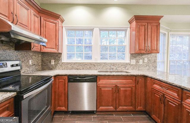 1104 Sadlers Close, Marietta, GA 30068