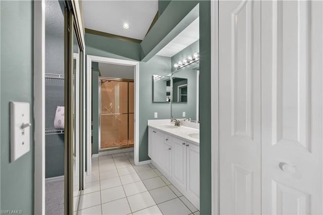 13061 Hamilton Harbour DR R5, Naples, FL 34110