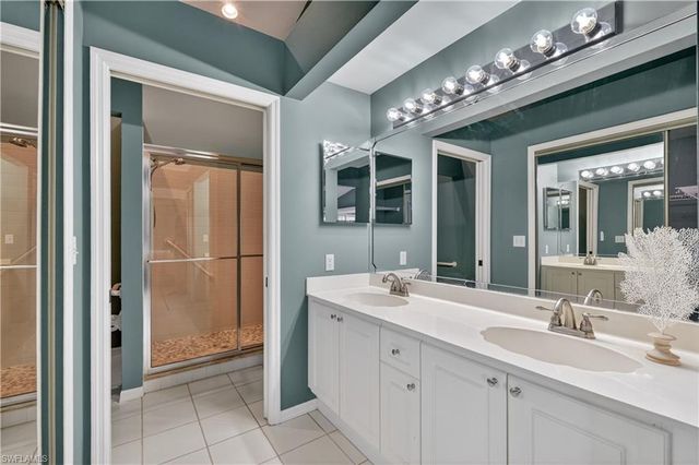 13061 Hamilton Harbour DR R5, Naples, FL 34110