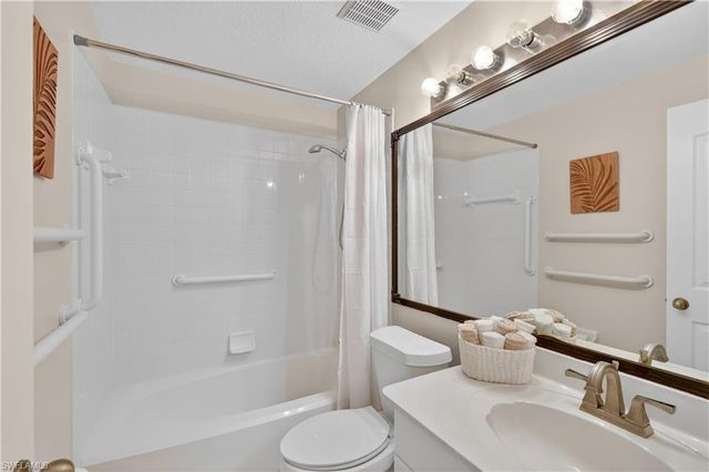 13061 Hamilton Harbour DR R5, Naples, FL 34110