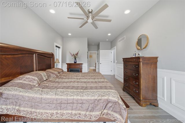 10641 Lone Oak Circle, Grand Blanc Charter Township, MI 48439