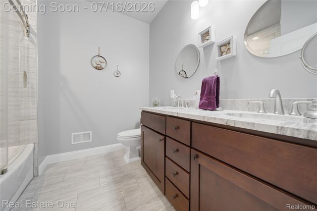 10641 Lone Oak Circle, Grand Blanc Charter Township, MI 48439