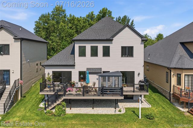 10641 Lone Oak Circle, Grand Blanc Charter Township, MI 48439