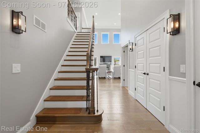 10641 Lone Oak Circle, Grand Blanc Charter Township, MI 48439