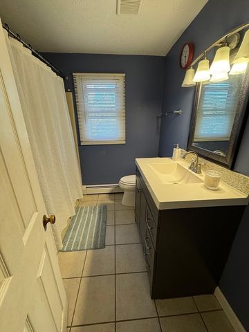 117 Saint Andre Dr, Uxbridge, MA 01569