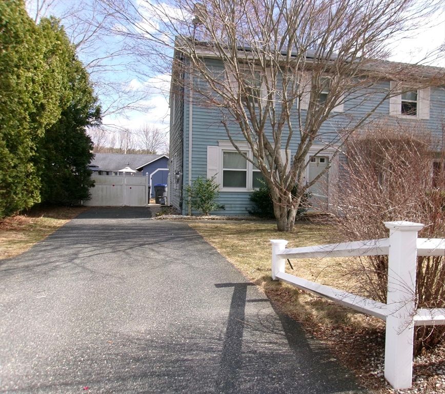 117 Saint Andre Dr, Uxbridge, MA 01569