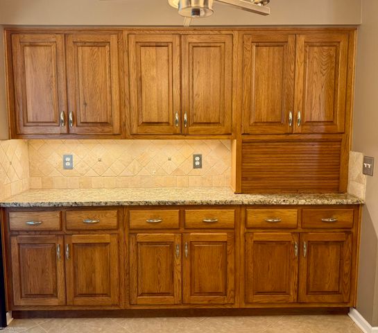 31310 Foxboro Way, Beverly Hills, MI 48025