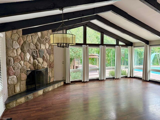 31310 Foxboro Way, Beverly Hills, MI 48025