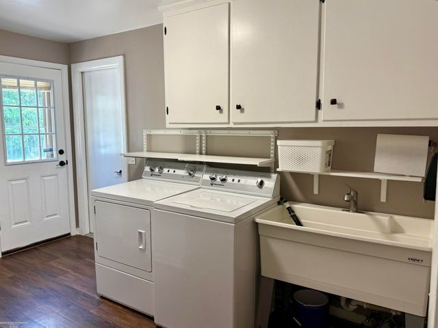 31310 Foxboro Way, Beverly Hills, MI 48025
