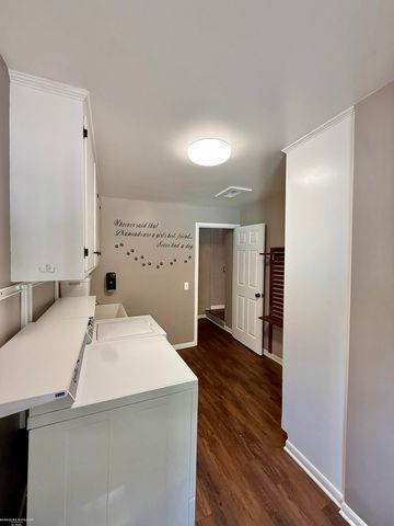31310 Foxboro Way, Beverly Hills, MI 48025