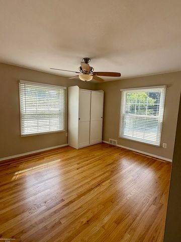 31310 Foxboro Way, Beverly Hills, MI 48025