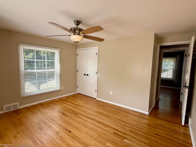 31310 Foxboro Way, Beverly Hills, MI 48025