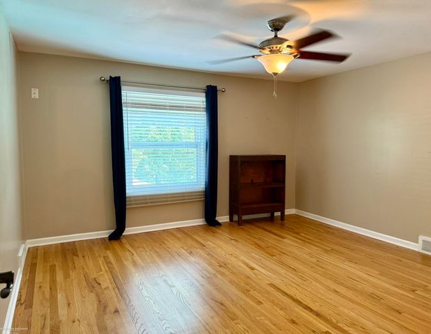 31310 Foxboro Way, Beverly Hills, MI 48025