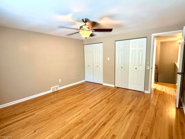 31310 Foxboro Way, Beverly Hills, MI 48025
