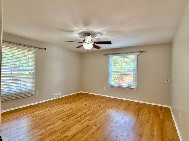 31310 Foxboro Way, Beverly Hills, MI 48025