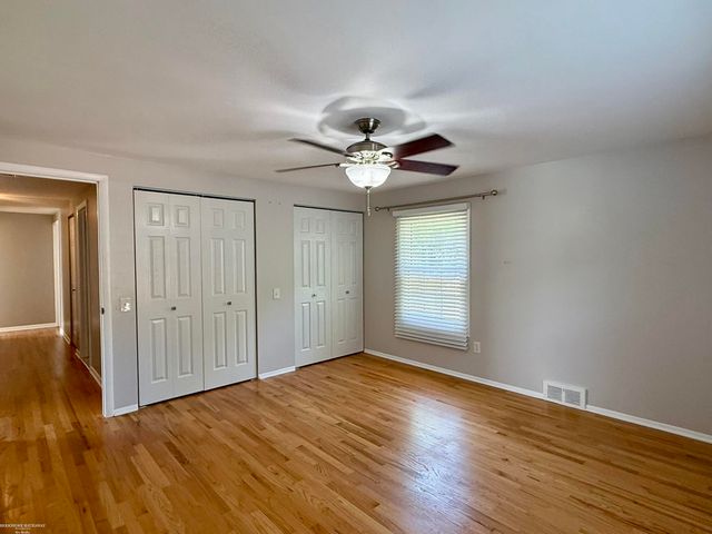 31310 Foxboro Way, Beverly Hills, MI 48025