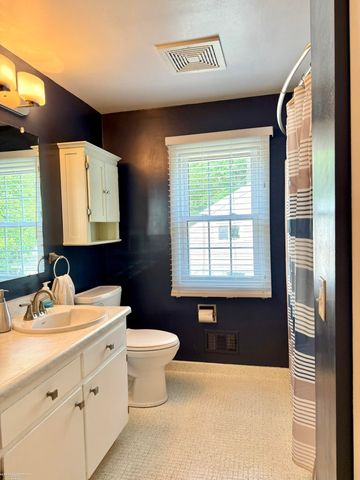 31310 Foxboro Way, Beverly Hills, MI 48025