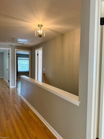 31310 Foxboro Way, Beverly Hills, MI 48025