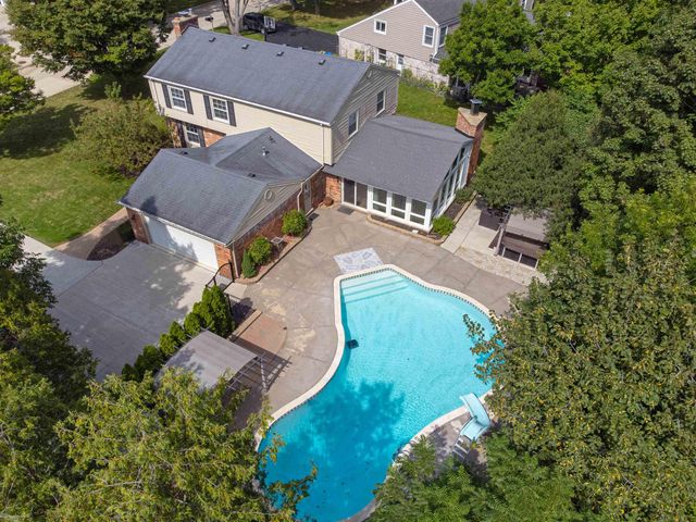 31310 Foxboro Way, Beverly Hills, MI 48025