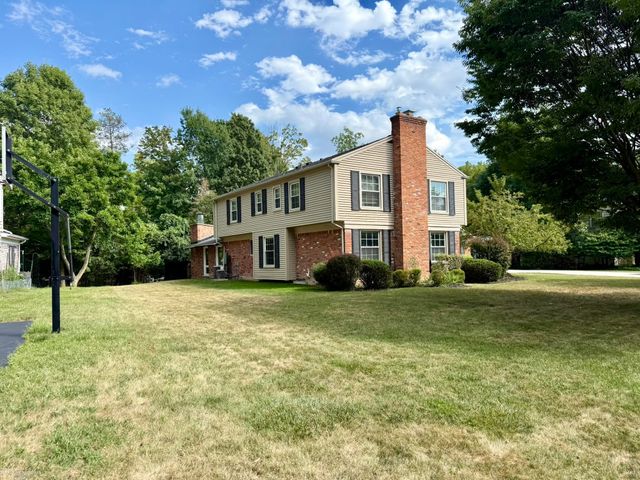 31310 Foxboro Way, Beverly Hills, MI 48025