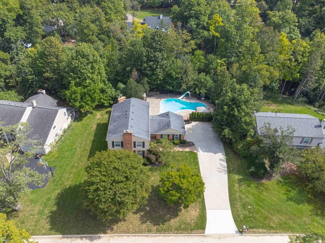 31310 Foxboro Way, Beverly Hills, MI 48025
