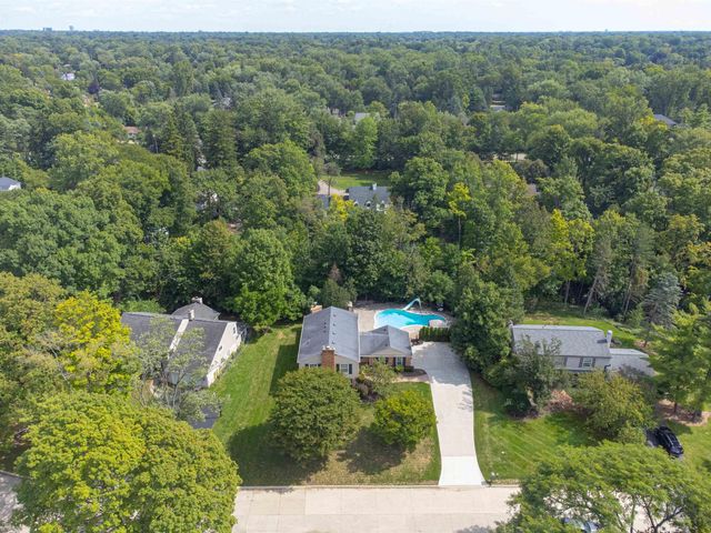 31310 Foxboro Way, Beverly Hills, MI 48025