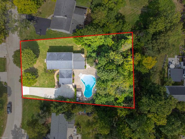 31310 Foxboro Way, Beverly Hills, MI 48025