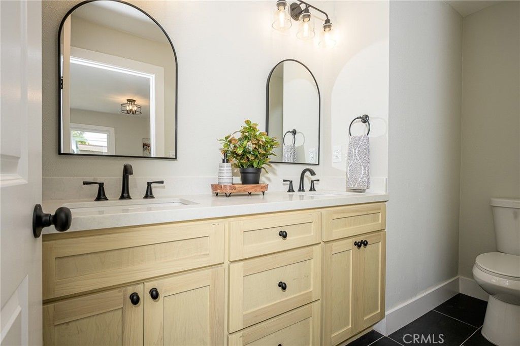 Image 18 of property listing at 12126 Ainsworth St, Los Angeles, CA 90044