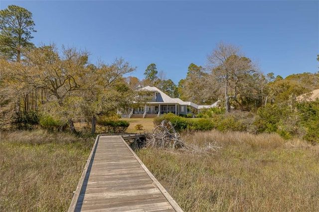 1861 NE Julienton Drive, Townsend, GA 31331